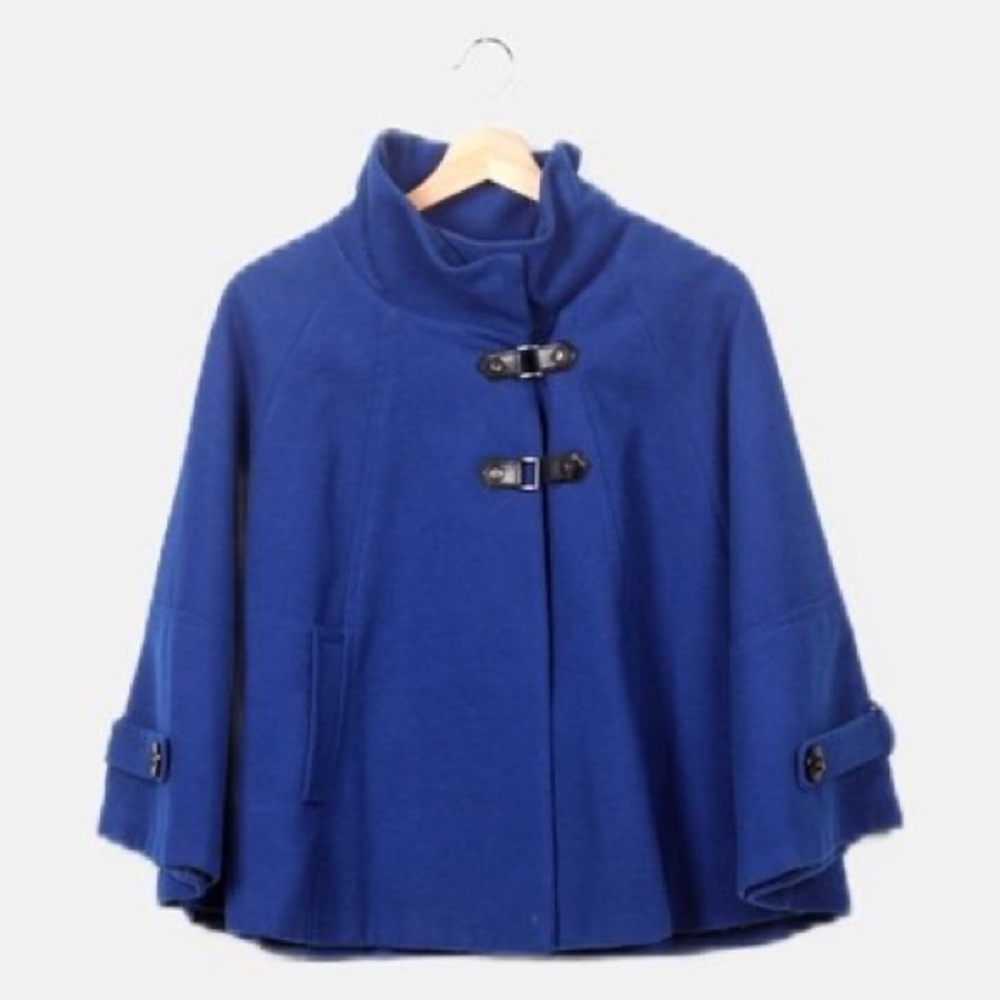 Stradivarius cape and poncho